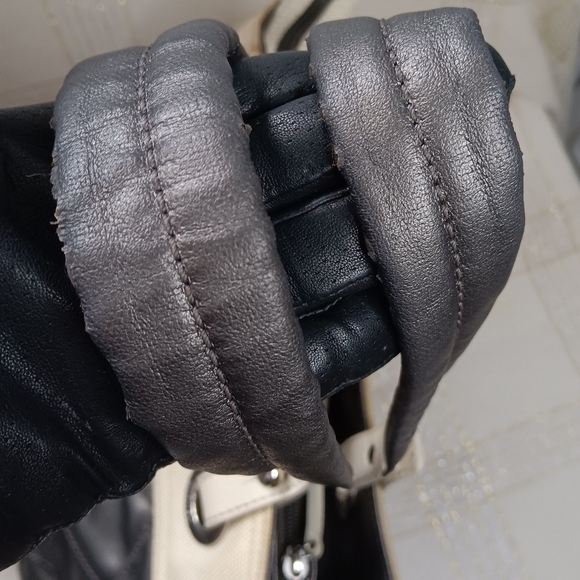 Authentic ✨️ CHANEL Leather Biarritz Paris Tote Bag Metallic Gray - Picture 8 of 16